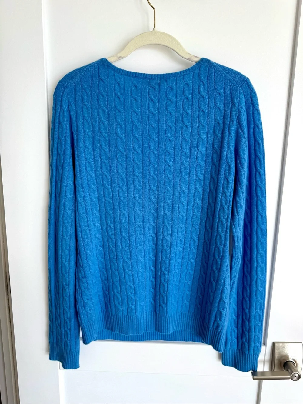 Aqua Brand Blue Cable Knit V-Neck Cashmere Sweater